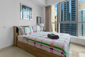 Cozy Marina View Apartment with Modern Gym & Pool, Steps to Beach & Metro